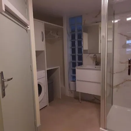 L'enclos Des Lys Apartment